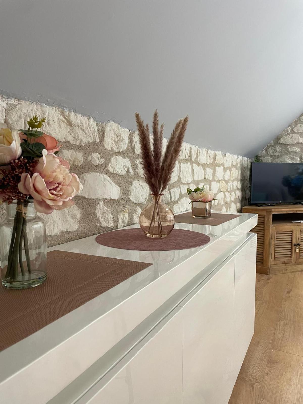 מלון Châteauvieux Le Relais, La Dormance, Le Bois Dormant מראה חיצוני תמונה